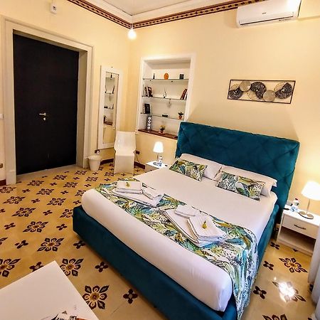Suleima B&B Messina Centro Zewnętrze zdjęcie